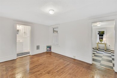 14 Walnut St, Burlington, VT 05401 - photo 6