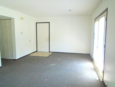 1002 Apache Dr unit 4, Collinsville, IL 62234 - photo 2