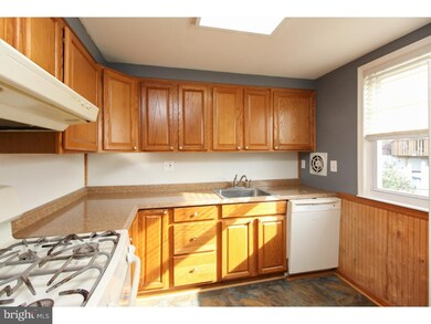 12049 Templeton Dr, Philadelphia, PA 19154 - photo 4