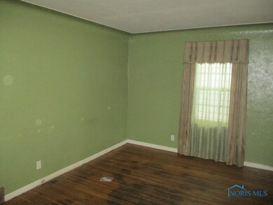 105 Orville Dr, Toledo, OH 43612 - photo 2