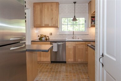 3515 3515 E 4th St--, Duluth, MN 55812 - photo 4