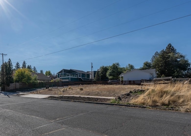 2109 NE 11th Place, Bend, OR 97701 - photo 2