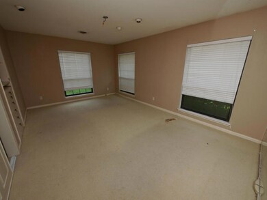 301 E Hutchinson St, Beeville, TX 78102 - photo 6