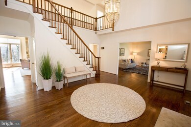 8609 Honeybee Ln, Bethesda, MD 20817 - photo 3