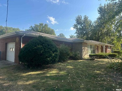 341 Mcfall St, Benton, IL 62812 - photo 2