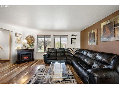 32968 Camas Swale Rd, Creswell, OR 97426 - photo 7