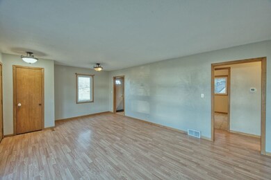 2714 Diane Ln, Hibbing, MN 55746 - photo 4