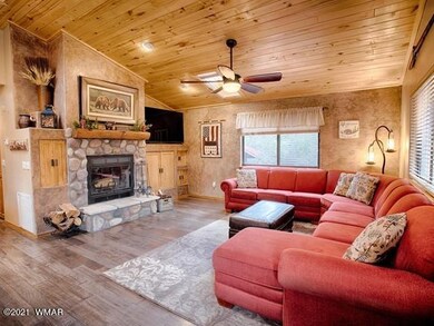 005_Living Room
