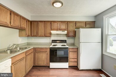 19614 Twinflower Cir, Germantown, MD 20876 - photo 3