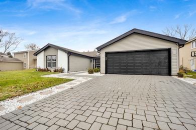 1941 Glenrock Ln, Glendale Heights, IL 60139 - photo 2