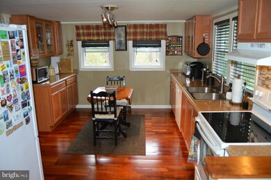 912 Harpers Ferry Rd, Knoxville, MD 21758 - photo 6