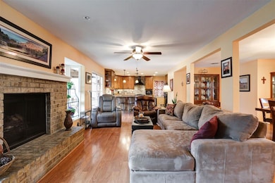 613 Post Oak Dr, Hurst, TX 76053 - photo 7