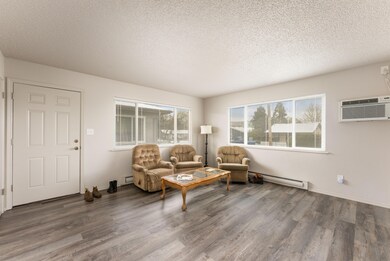 534 NW E St, Grants Pass, OR 97526 - photo 3