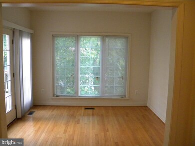 9982 Cyrandall Dr, Oakton, VA 22124 - photo 7