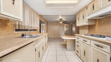 13919 Riviera Dr, Victorville, CA 92395 - photo 6