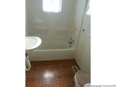 704 E Houghton St, Tuscola, IL 61953 - photo 2