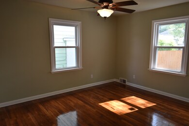 1828 Roys Ave, Elkhart, IN 46516 - photo 7