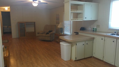 33150 Beach View Dr unit 207, Leesburg, FL 34788 - photo 3