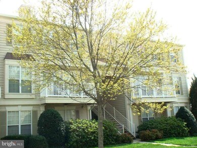 8202 Catbird Cir unit 201, Lorton, VA 22079 - photo 3