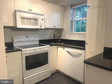 2661 S Walter Reed Dr unit B, Arlington, VA 22206 - photo 7