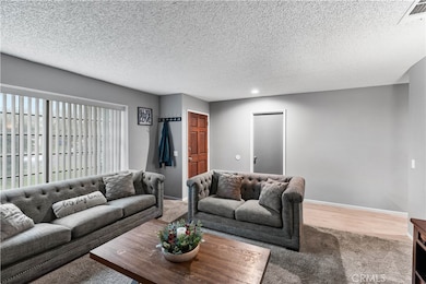 554 W Mariposa Dr, Rialto, CA 92376 - photo 6