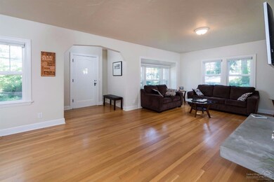 112 NW Drake Rd, Bend, OR 97701 - photo 5