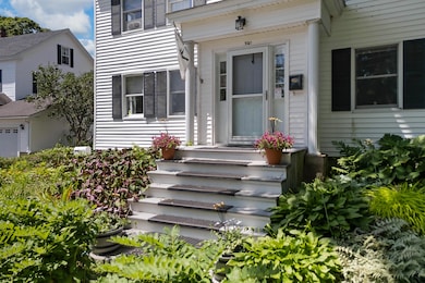 390 Front St_102