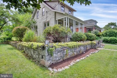 262 Clark St, Lemoyne, PA 17043 - photo 2