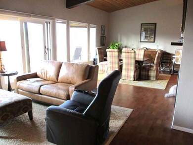Living room 2