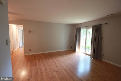 207A Derry Hill Ct, Mount Laurel, NJ 08054 - photo 2