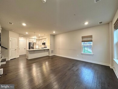 13246 Lake Woodland Way unit 5A, Herndon, VA 20171 - photo 5