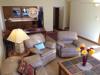 Keller - Living Room