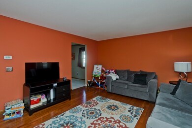 48 Vail St, Springfield, MA 01118 - photo 7