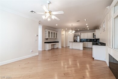 Huge kitchen , Extra Cabinets, Stainless appliance