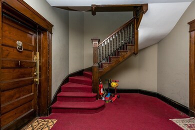 5 Verndale St unit 2, Brookline, MA 02446 - photo 2