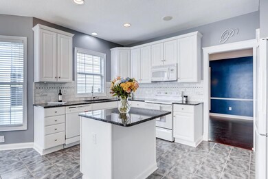 5100 Upper Mount Row New-large-007-010-K