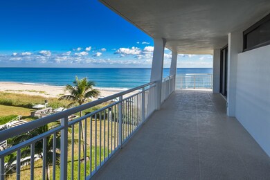 05 Balcony View towards the pool