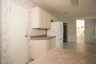832 Tamarind - Kitchen 2