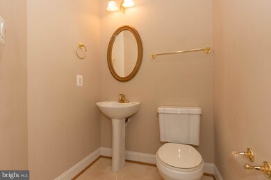 8578 Cabot Ct, Manassas, VA 20111 - photo 6
