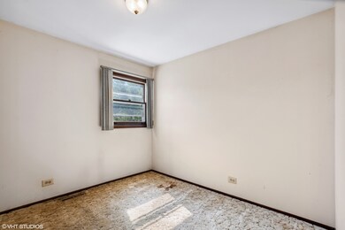 402 N Pioneer Rd, Waukegan, IL 60085 - photo 4