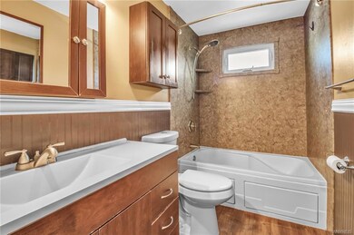 872 Deerfield Dr, North Tonawanda, NY 14120 - photo 4