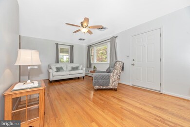 6103 Dover St, Frederick, MD 21704 - photo 4