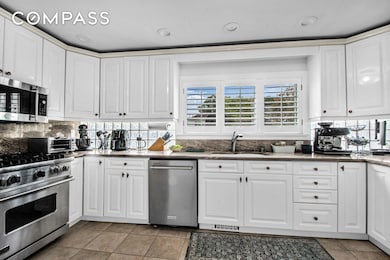 165 Swaim Ave, Staten Island, NY 10312 - photo 6