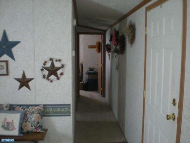 32 Rosewood Ln, Phoenixville, PA 19460 - photo 2