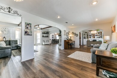 313 W Castle Harbour Dr, Friendswood, TX 77546 - photo 7