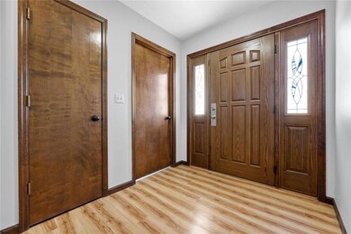 2218 29th St SW, Cedar Rapids, IA 52404 - photo 3