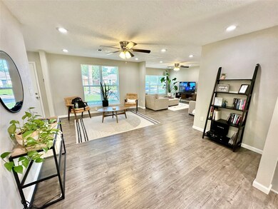 520 Castlelake Dr, Friendswood, TX 77546 - photo 3