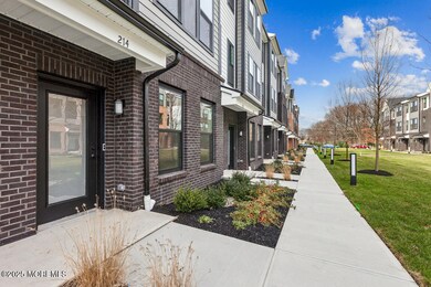 214 Jessie Place unit 64, New Brunswick, NJ 08901 - photo 2