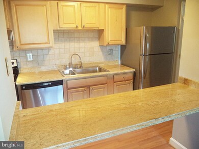 19601 Gunners Branch Rd, Germantown, MD 20876 - photo 4