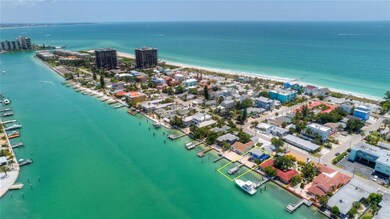 8135 Bayshore Dr, Treasure Island, FL 33706 - photo 3